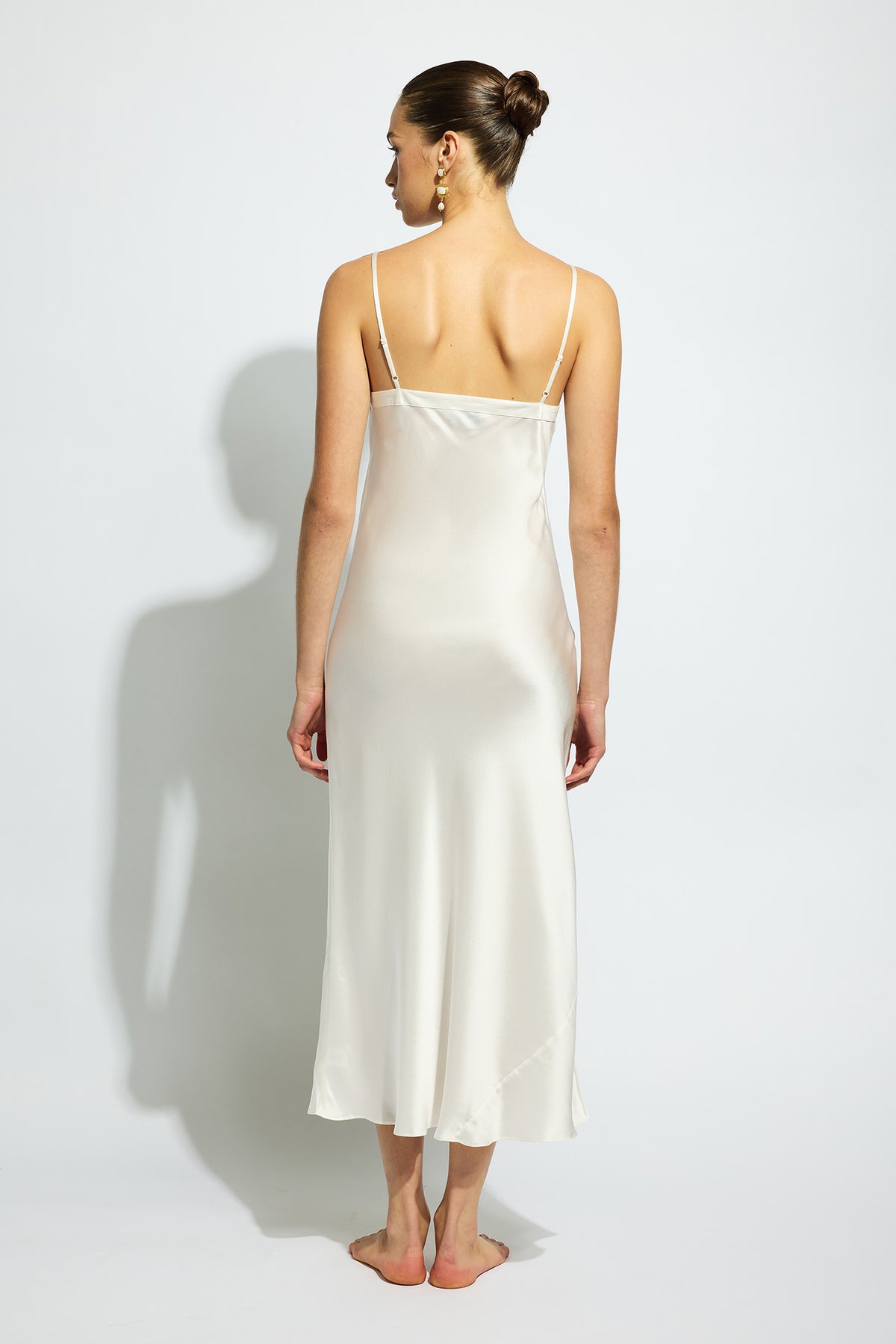 The Silk Long Nite V Neck By GINIA In Creme