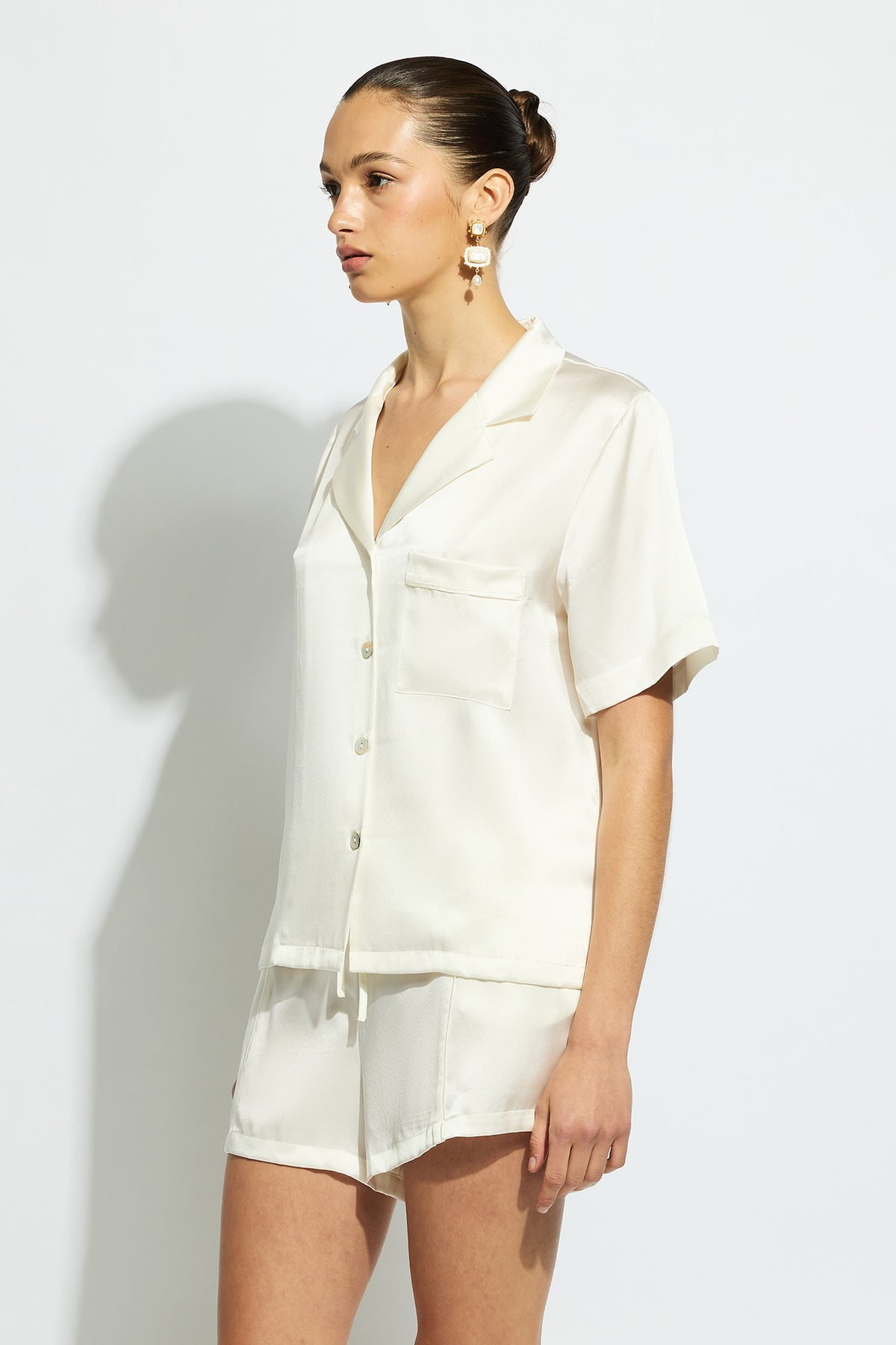 The Fine Finishes Short Pyjama By GINIA In Creme