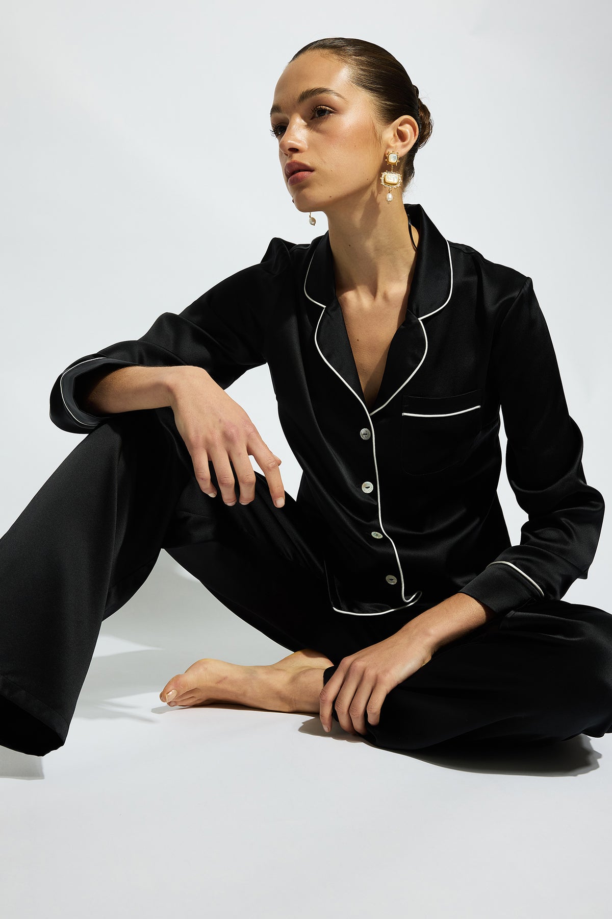 The Fine Finishes Pyjama By GINIA In Black