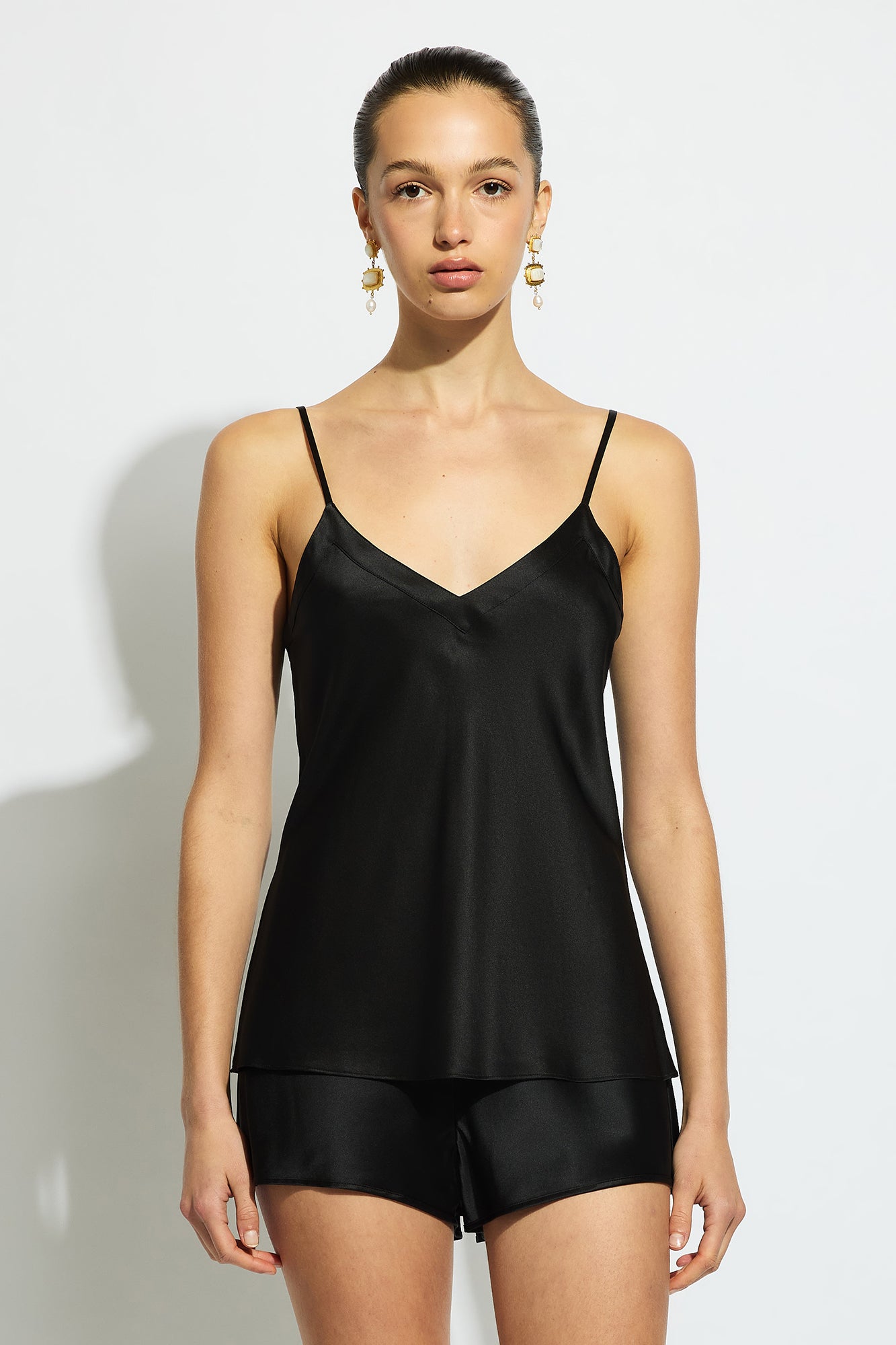 【YILON】 イロンVneck cami set BLACK 100% Silk Cami in Black | GINIA - GINIA