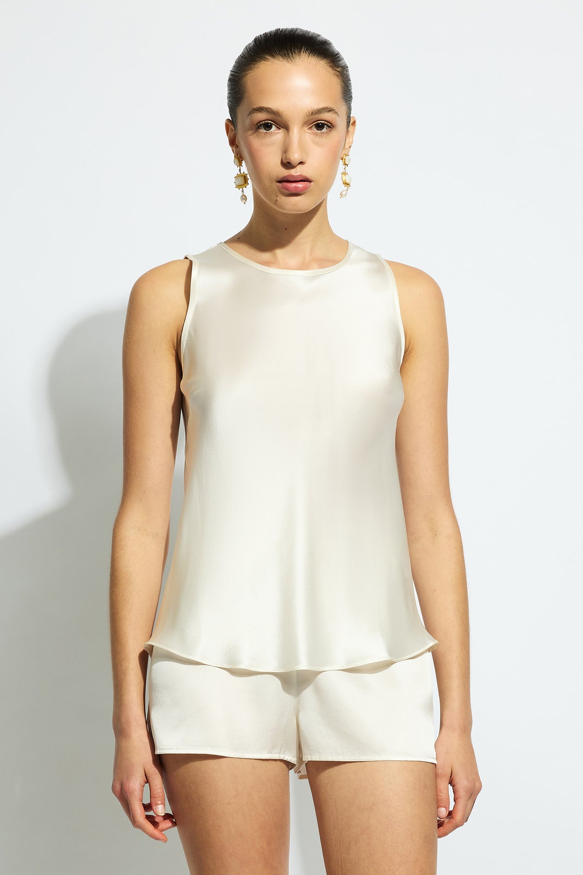 The Pure Silk Singlet By GINIA In Creme