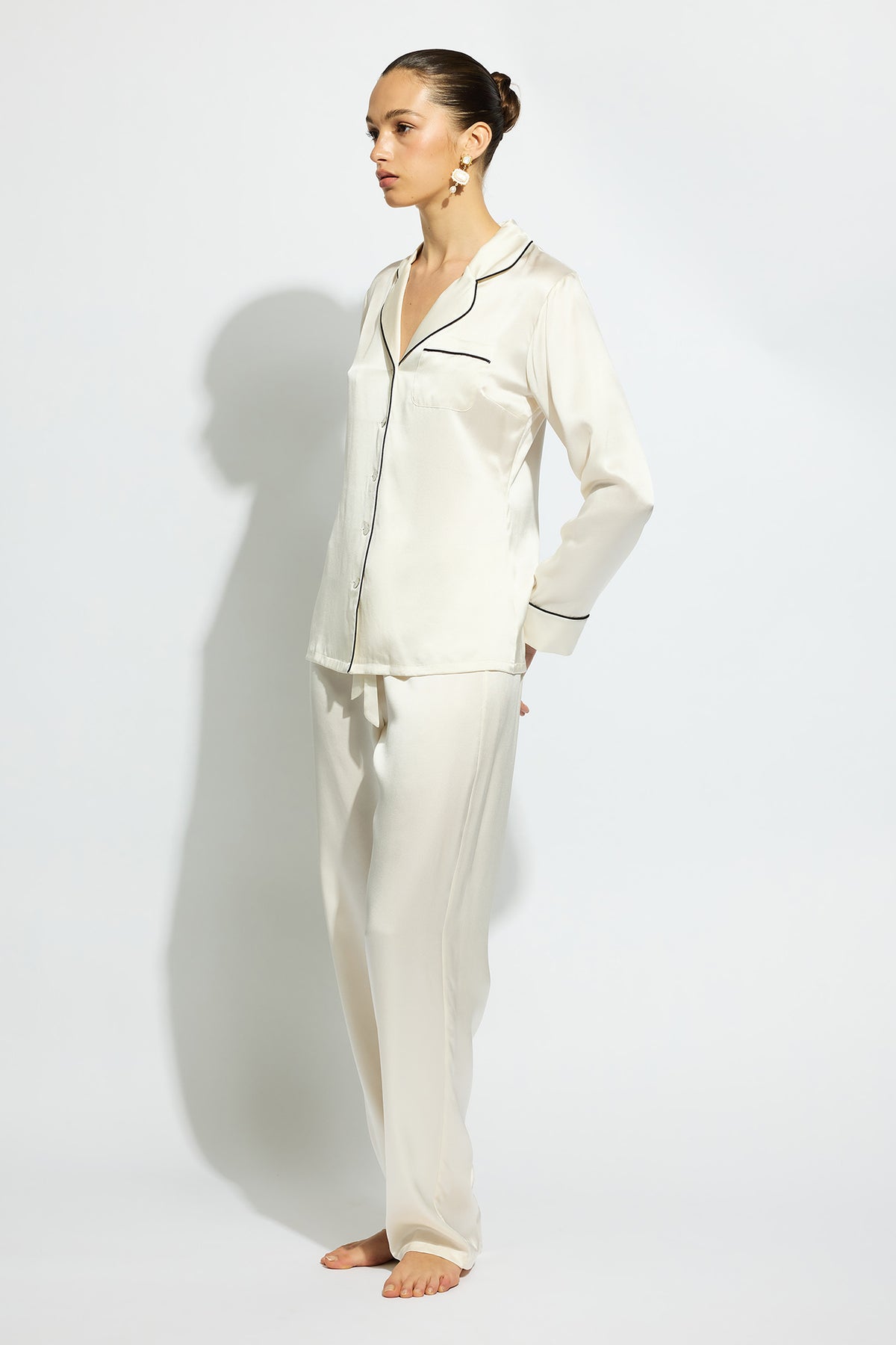 The Fine Finishes Pyjama By GINIA In Creme