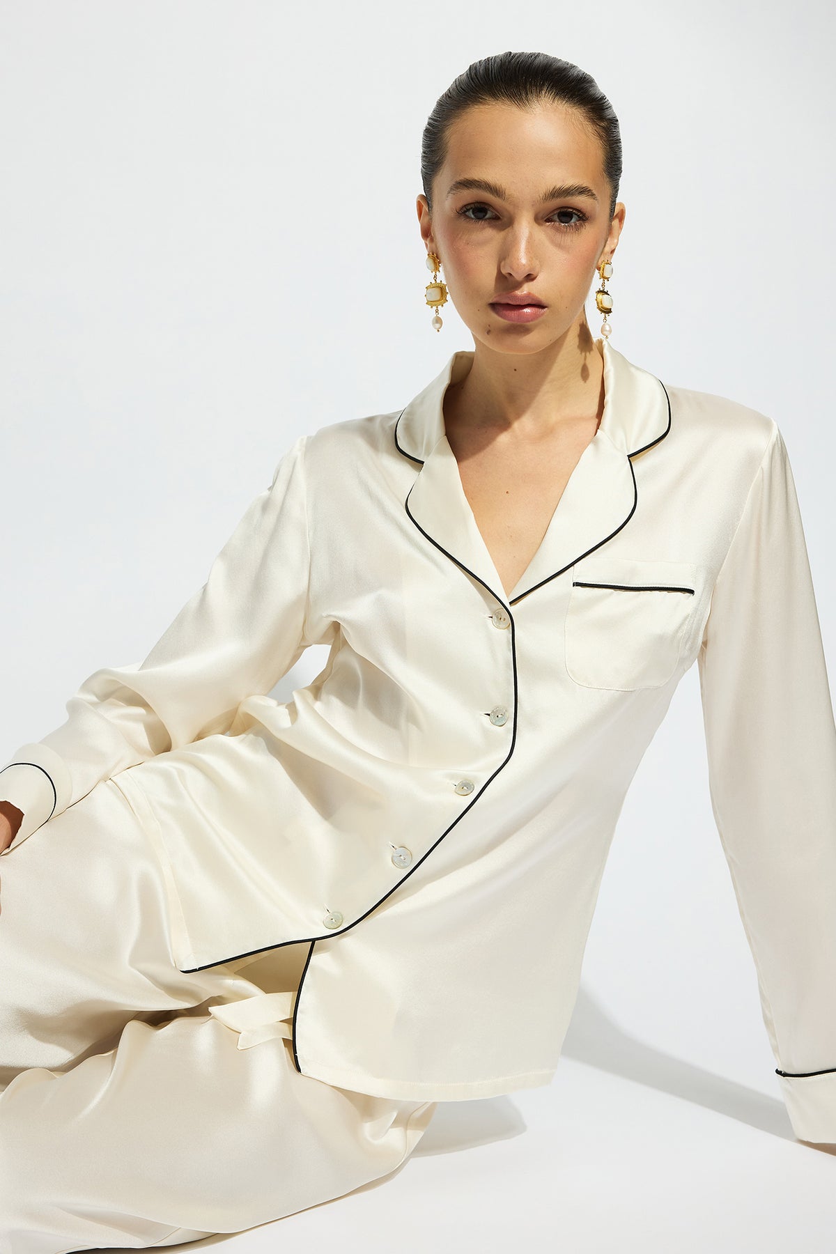 The Fine Finishes Pyjama By GINIA In Creme