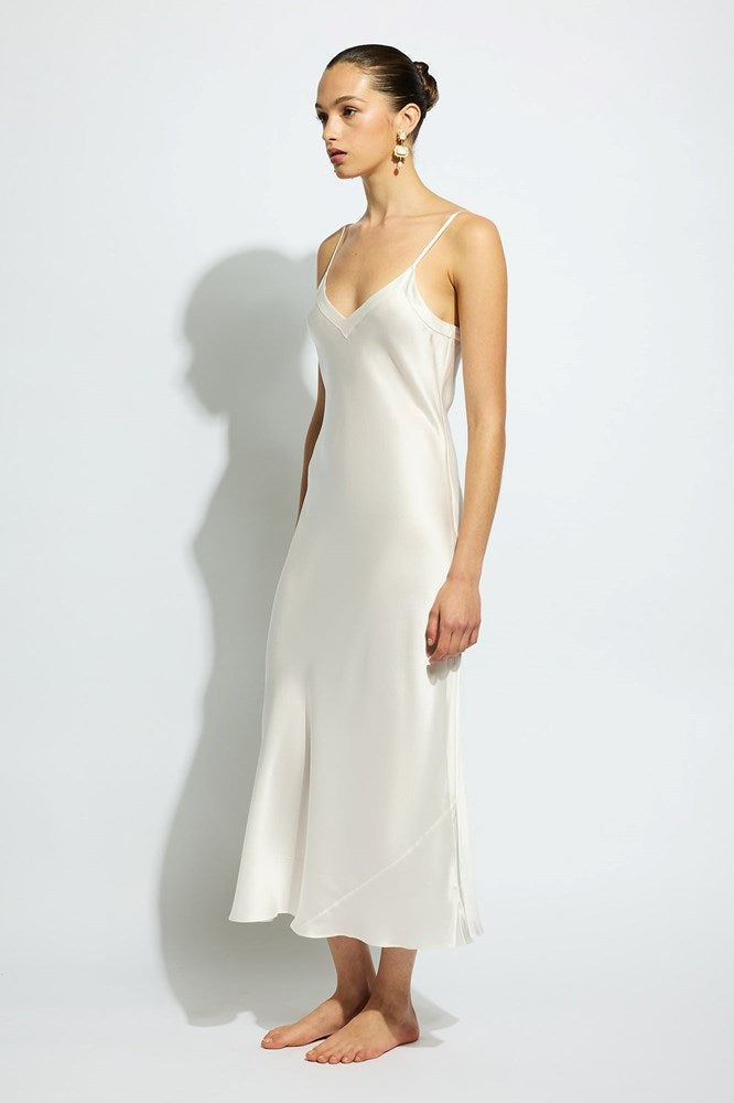 The Silk Long Nite V Neck By GINIA In Creme