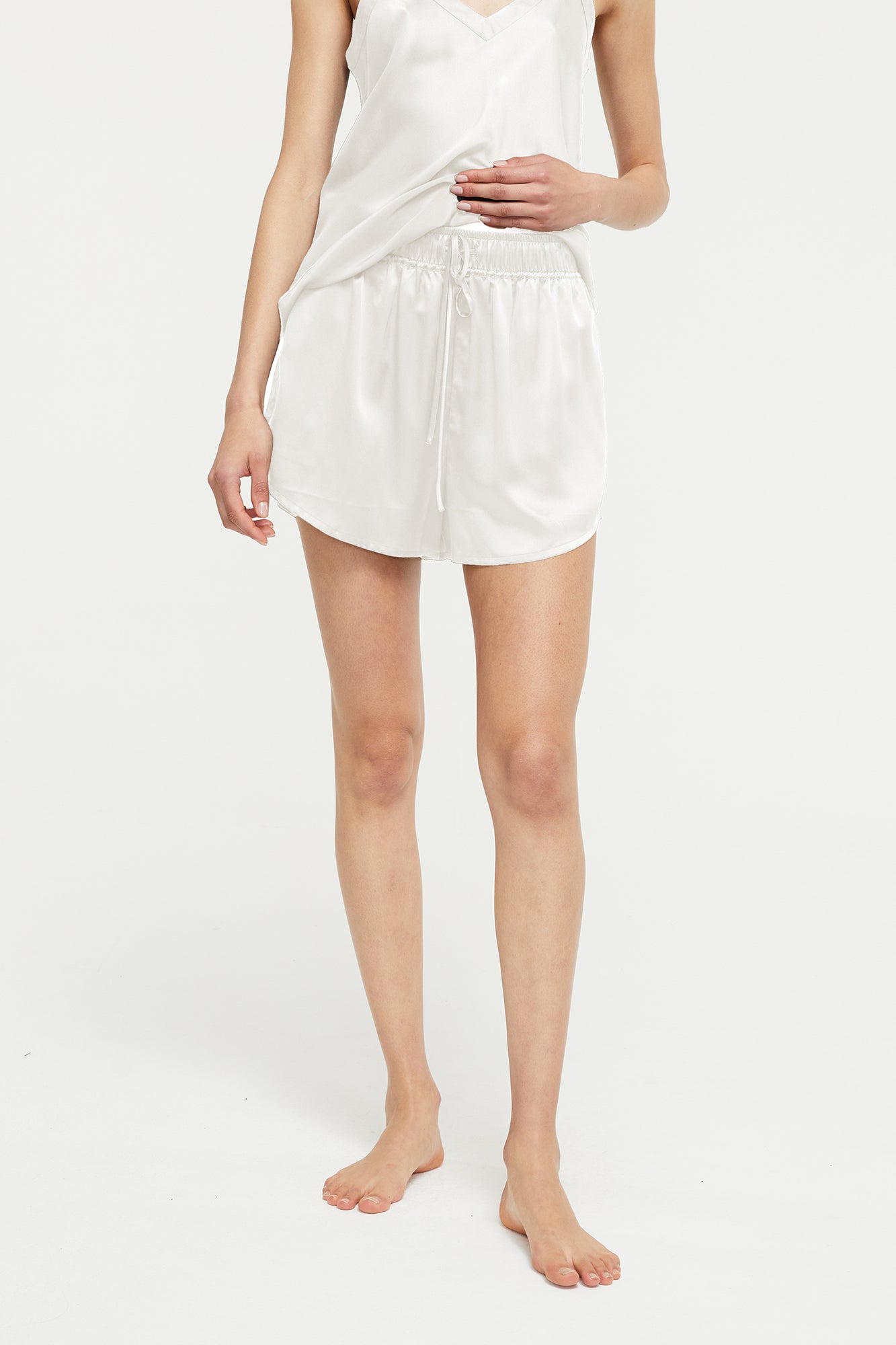 The Noa Short By GINIA In Creme