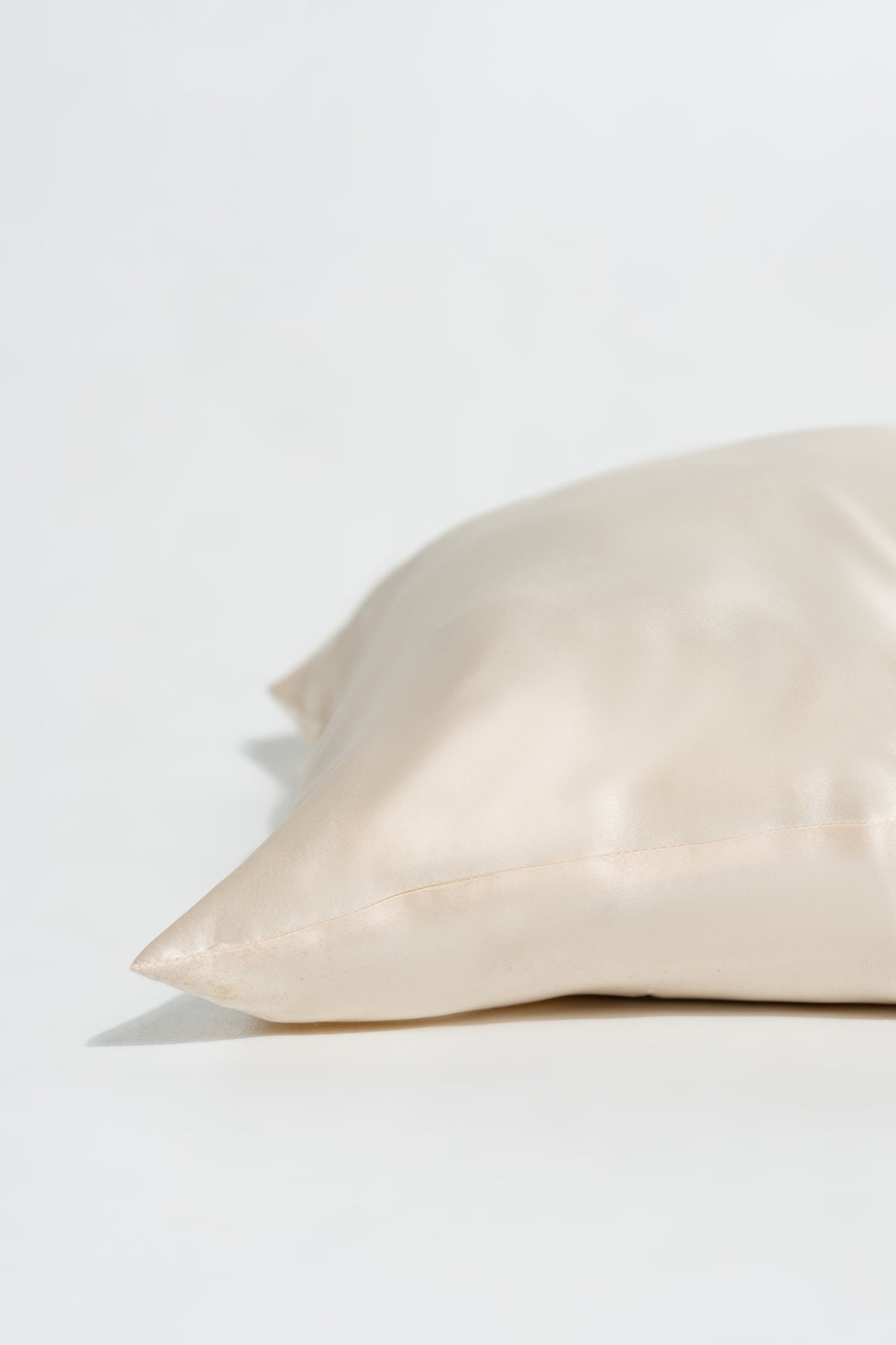 The Silk Beauty Pillowcase By GINIA In Chantilly