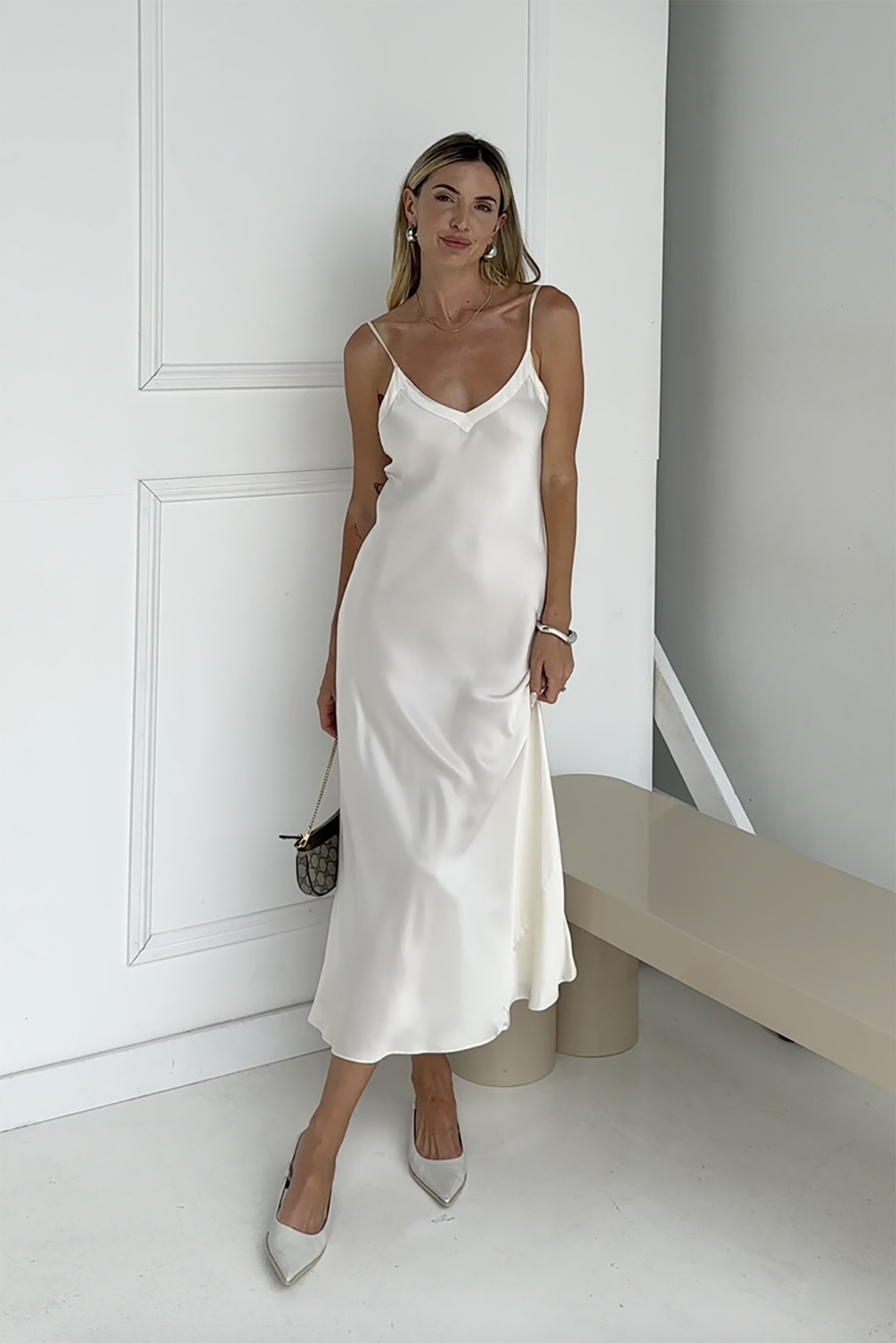 The Silk Long Nite V Neck By GINIA In Creme